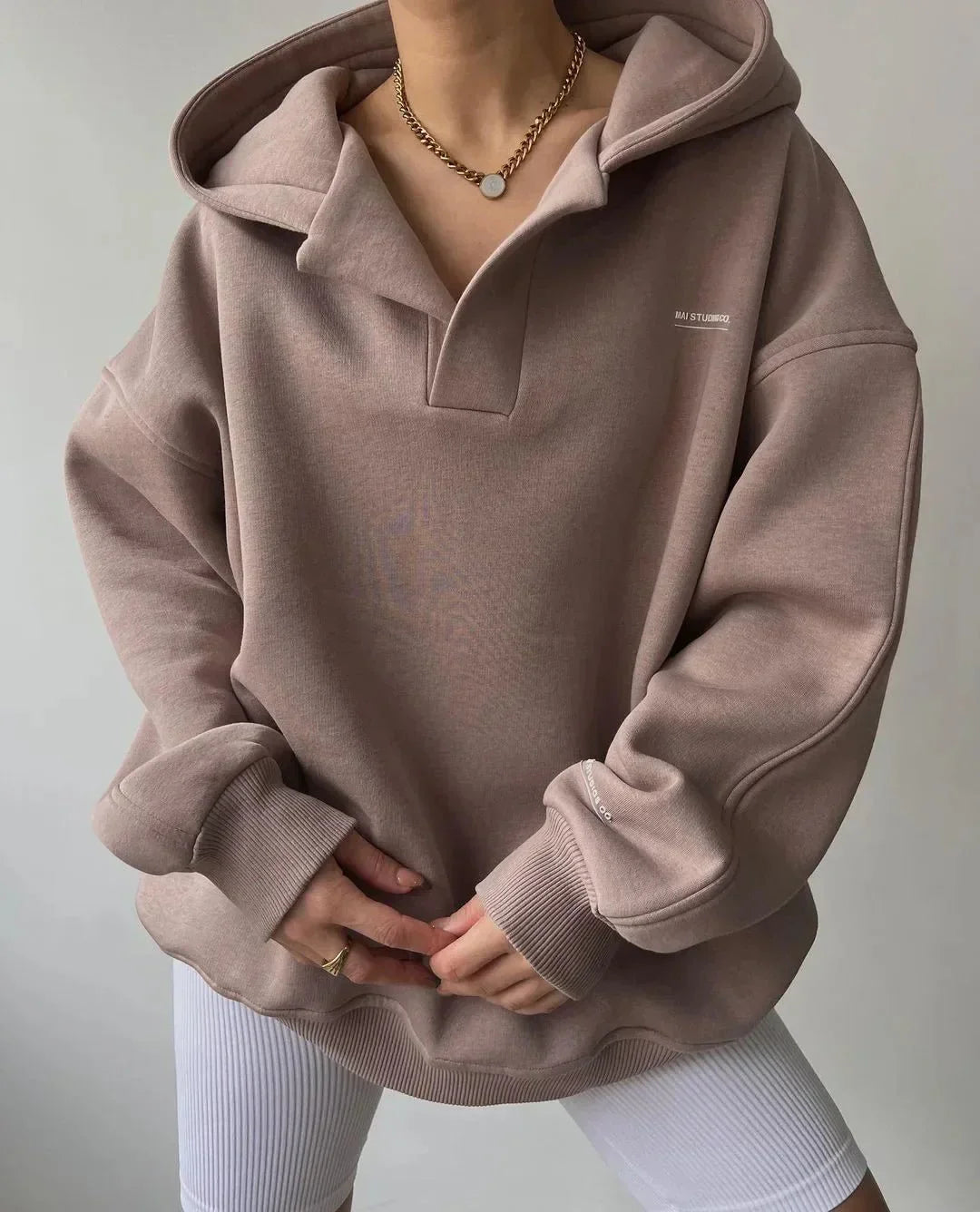 Marta | Sweter damski z kapturem chic