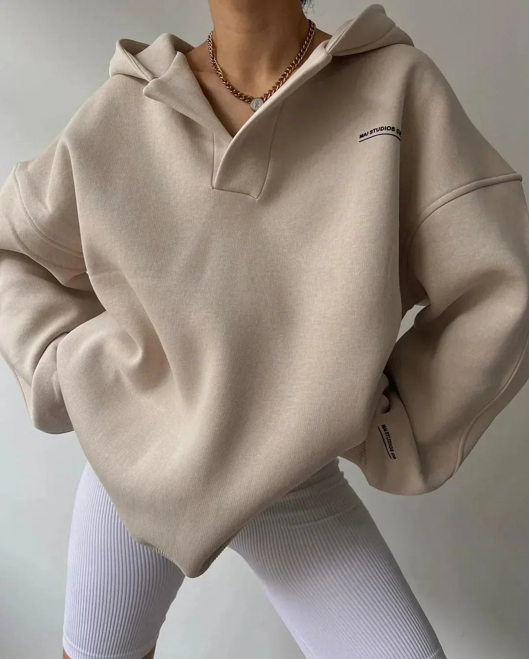 Marta | Sweter damski z kapturem chic